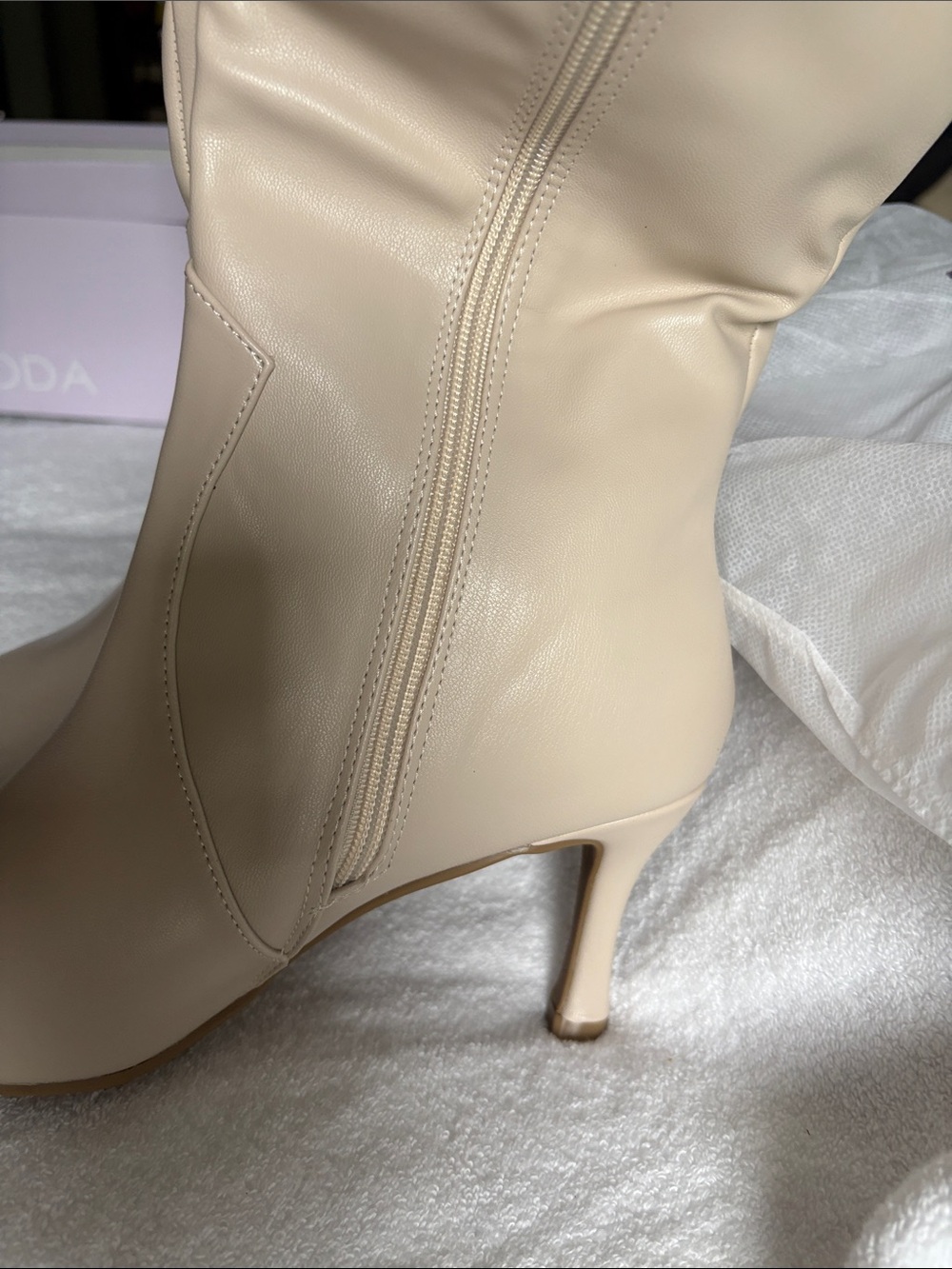 TOP Moda Ivory Boots - Picture 4 of 7